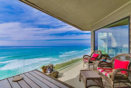Ocean Front Luxury Beach Condo with Pool and Spa - Solana Beach, California
