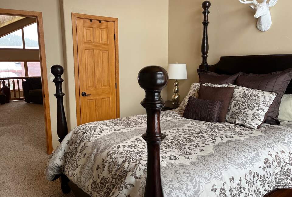 Luxury Slopeside Village Condo - Winter Park, Colorado