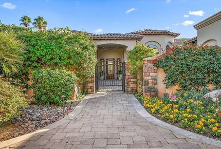 Palm Desert Tropical Estate Loaded with Amenities - Palm Desert, California