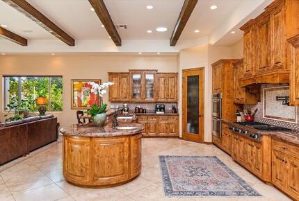 Palm Desert Tropical Estate Loaded with Amenities - Palm Desert, California