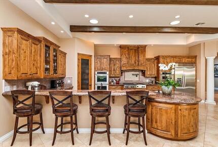 Palm Desert Tropical Estate Loaded with Amenities - Palm Desert, California