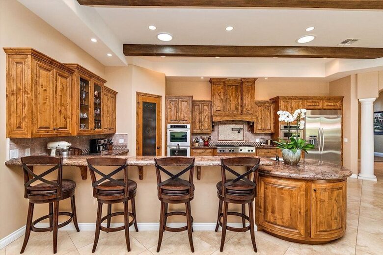 Palm Desert Tropical Estate Loaded with Amenities - Palm Desert, California