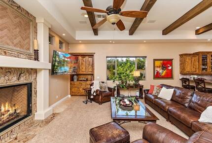 Palm Desert Tropical Estate Loaded with Amenities - Palm Desert, California