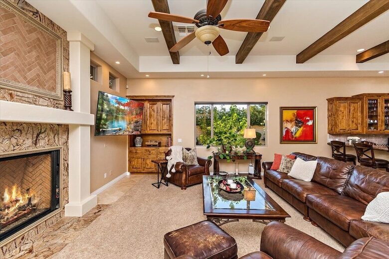 Palm Desert Tropical Estate Loaded with Amenities - Palm Desert, California