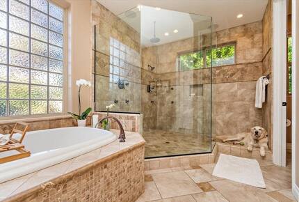 Palm Desert Tropical Estate Loaded with Amenities - Palm Desert, California