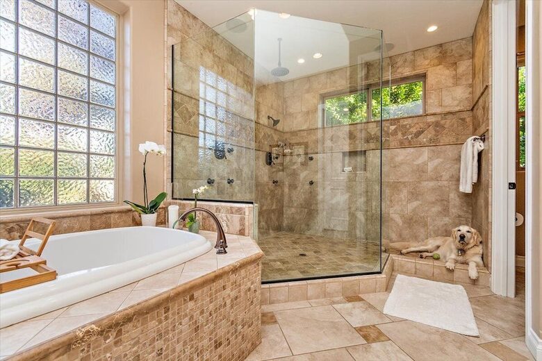 Palm Desert Tropical Estate Loaded with Amenities - Palm Desert, California