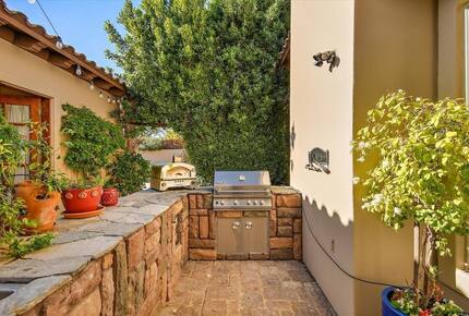 Palm Desert Tropical Estate Loaded with Amenities - Palm Desert, California