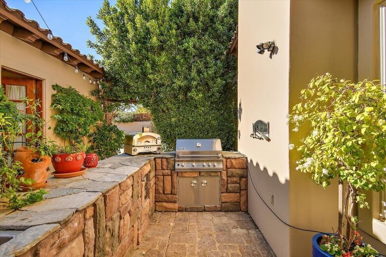 Palm Desert Tropical Estate Loaded with Amenities - Palm Desert, California