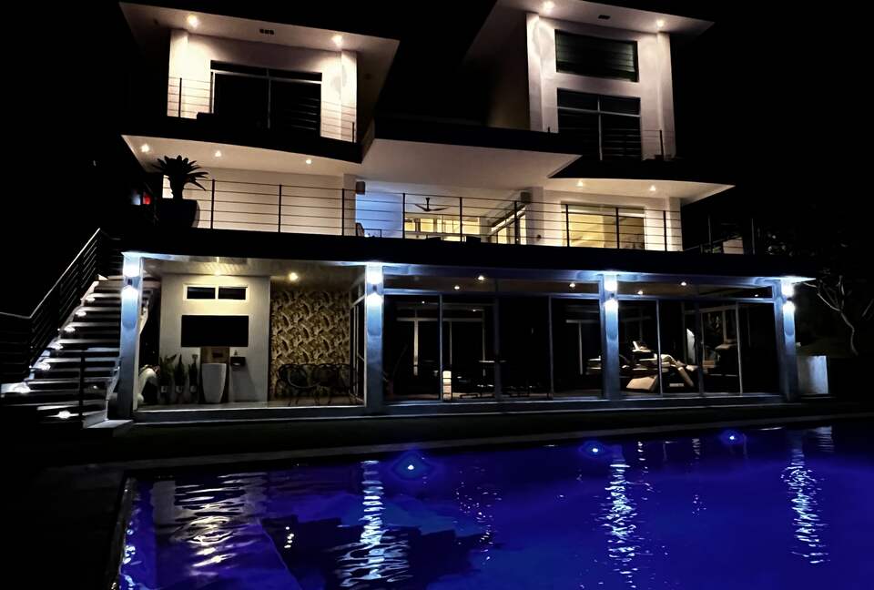 Casa Om | Luxury Villa with Infinity Pool - Ciudad Colón, Costa Rica