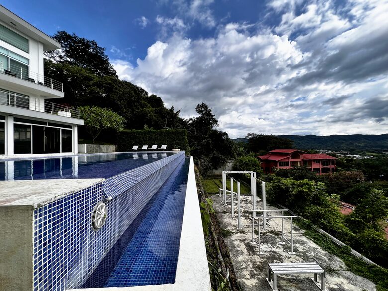 Casa Om | Luxury Villa with Infinity Pool - Ciudad Colón, Costa Rica