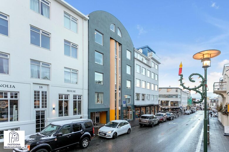 Reykjavik Center Penthouse | Incredible Location just steps from everything! - Reykjavík, Iceland