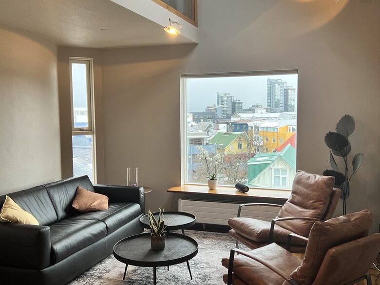 Reykjavik Center Penthouse | Incredible Location just steps from everything! - Reykjavík, Iceland