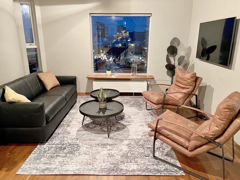 Reykjavik Center Penthouse | Incredible Location just steps from everything! - Reykjavík, Iceland