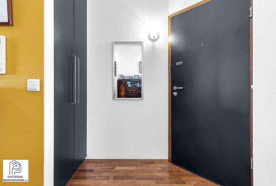 Reykjavik Center Penthouse | Incredible Location just steps from everything! - Reykjavík, Iceland