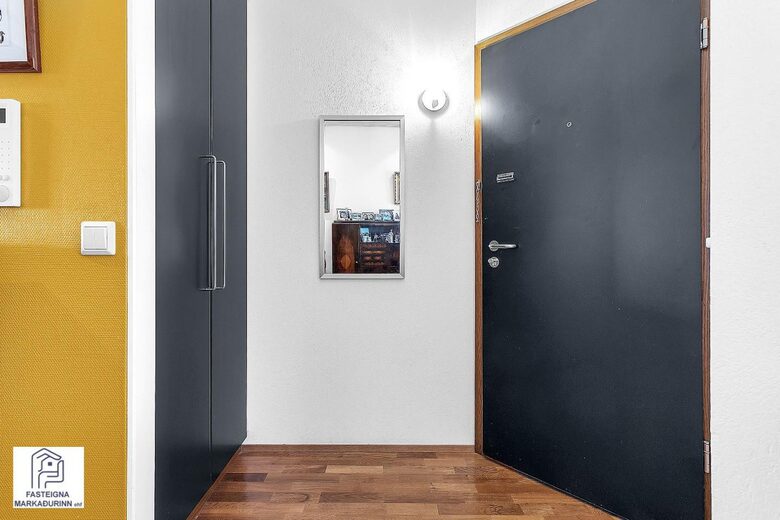 Reykjavik Center Penthouse | Incredible Location just steps from everything! - Reykjavík, Iceland