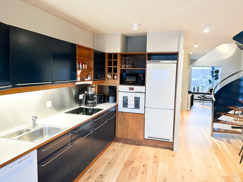 Reykjavik Center Penthouse | Incredible Location just steps from everything! - Reykjavík, Iceland