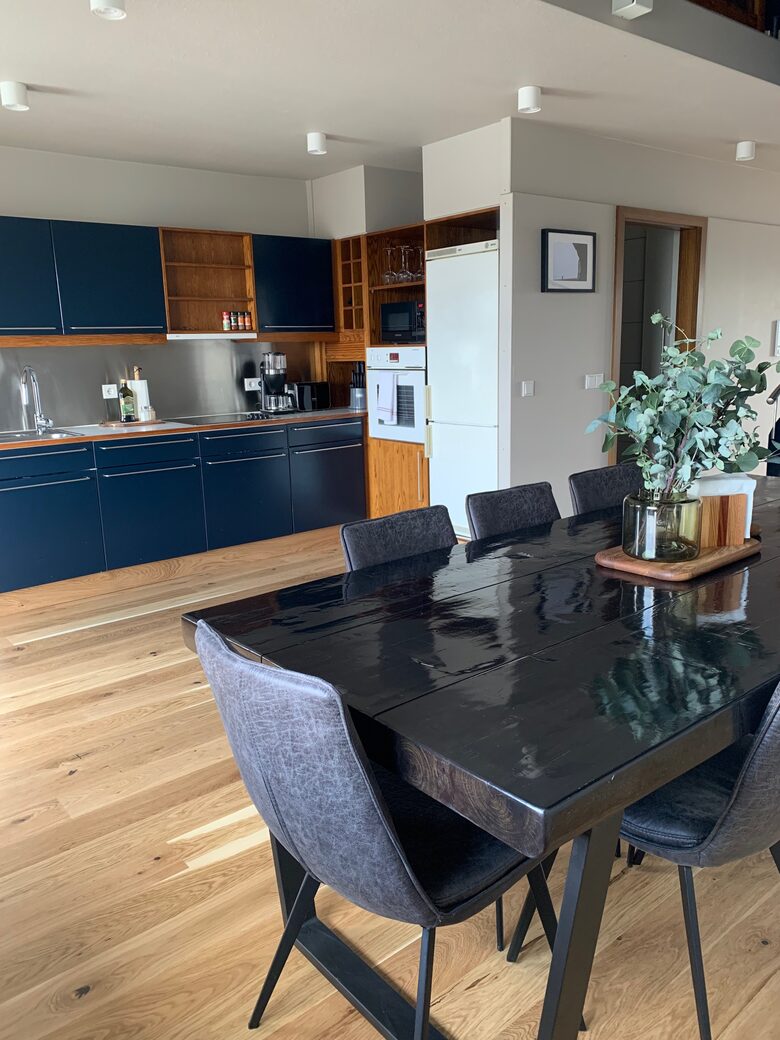 Reykjavik Center Penthouse | Incredible Location just steps from everything! - Reykjavík, Iceland