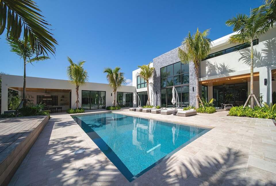 The Oasis at Moss Ranch - Pinecrest, Florida