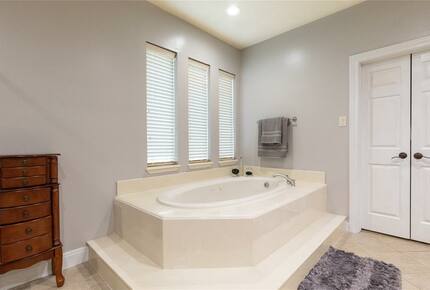 Beautiful Houston Home in Gated Neighborhood - Pearland, Texas