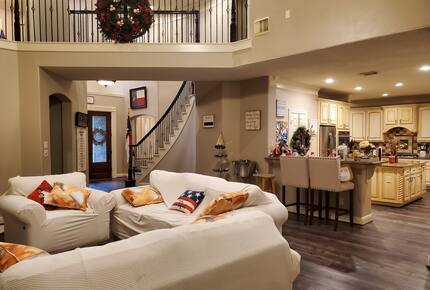 Beautiful Houston Home in Gated Neighborhood - Pearland, Texas