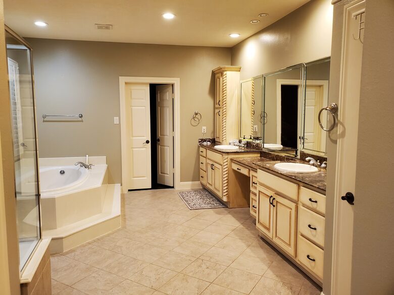 Beautiful Houston Home in Gated Neighborhood - Pearland, Texas