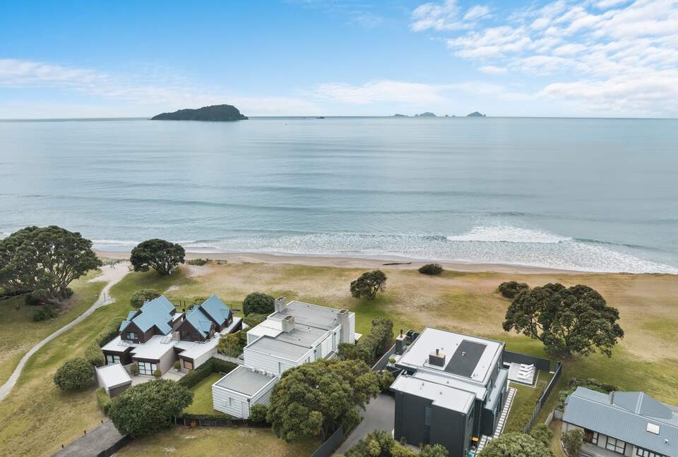 Beachfront Villa | Pauanui - Hikuai, New Zealand