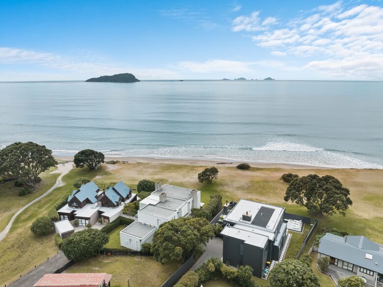 Beachfront Villa | Pauanui - Hikuai, New Zealand