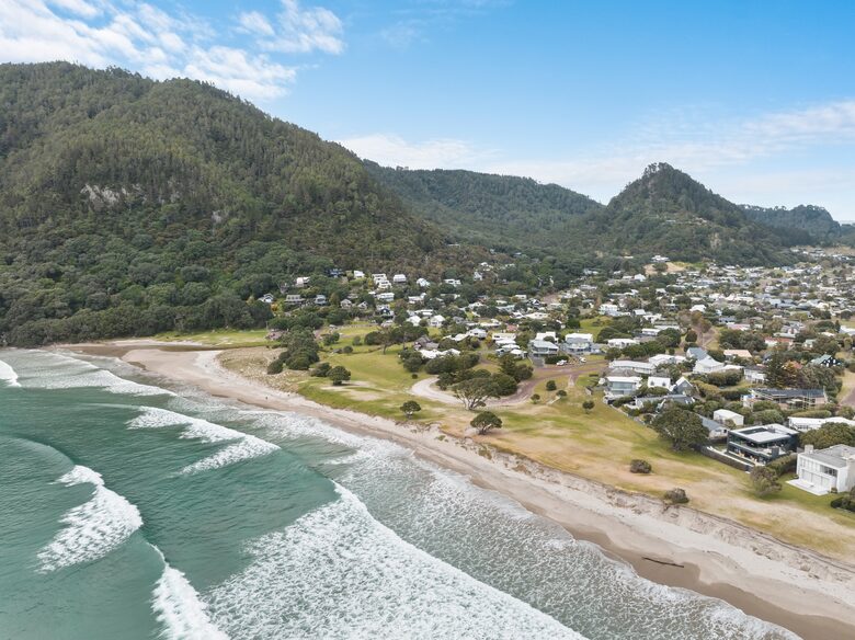 Beachfront Villa | Pauanui - Hikuai, New Zealand