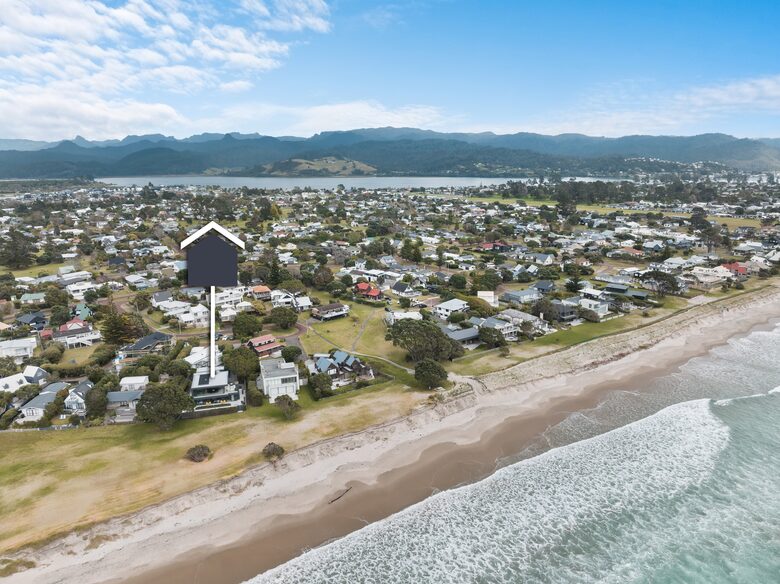 Beachfront Villa | Pauanui - Hikuai, New Zealand