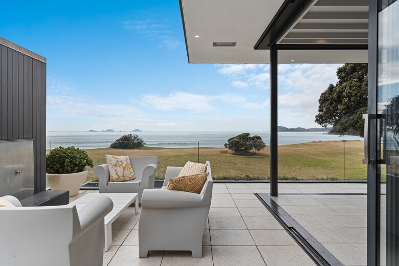 Beachfront Villa | Pauanui - Hikuai, New Zealand