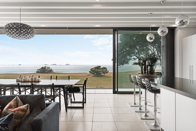 Beachfront Villa | Pauanui - Hikuai, New Zealand