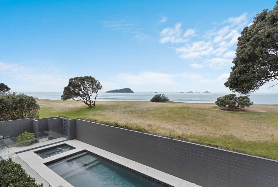 Beachfront Villa | Pauanui - Hikuai, New Zealand