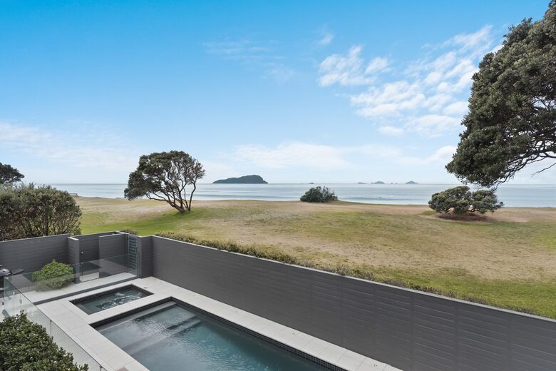 Beachfront Villa | Pauanui - Hikuai, New Zealand