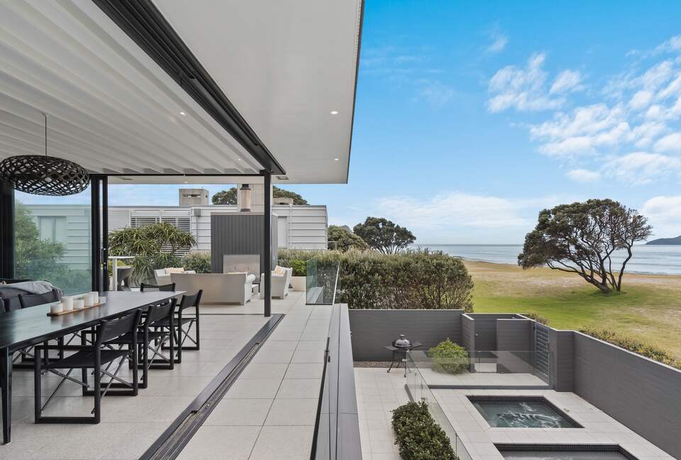 Beachfront Villa | Pauanui - Hikuai, New Zealand