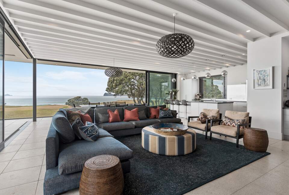 Beachfront Villa | Pauanui - Hikuai, New Zealand
