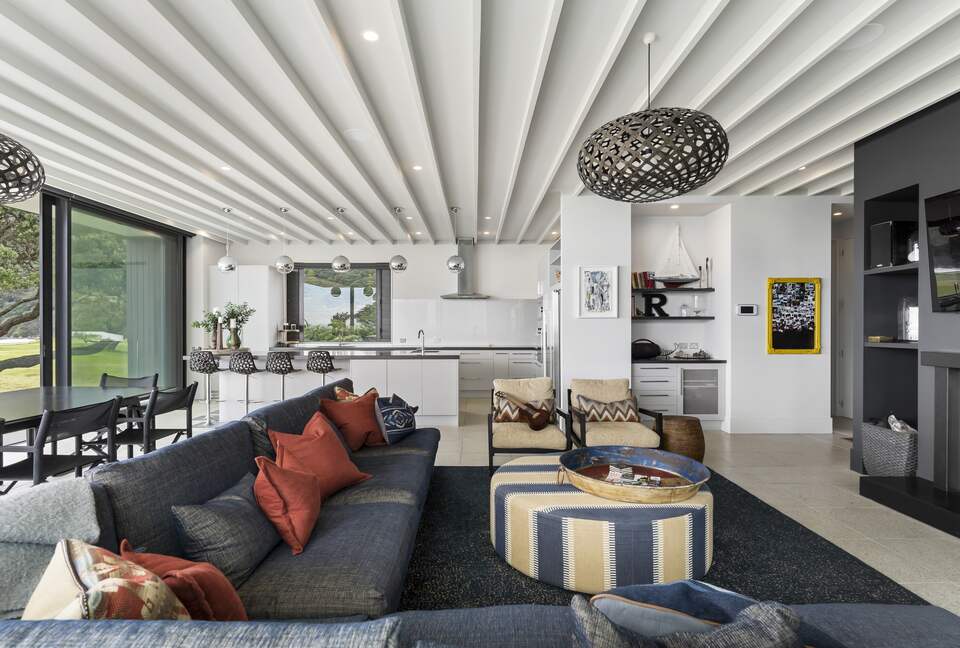 Beachfront Villa | Pauanui - Hikuai, New Zealand