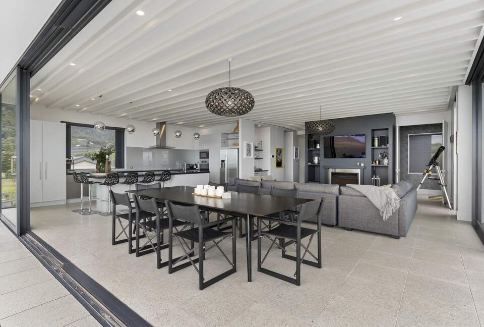 Beachfront Villa | Pauanui - Hikuai, New Zealand