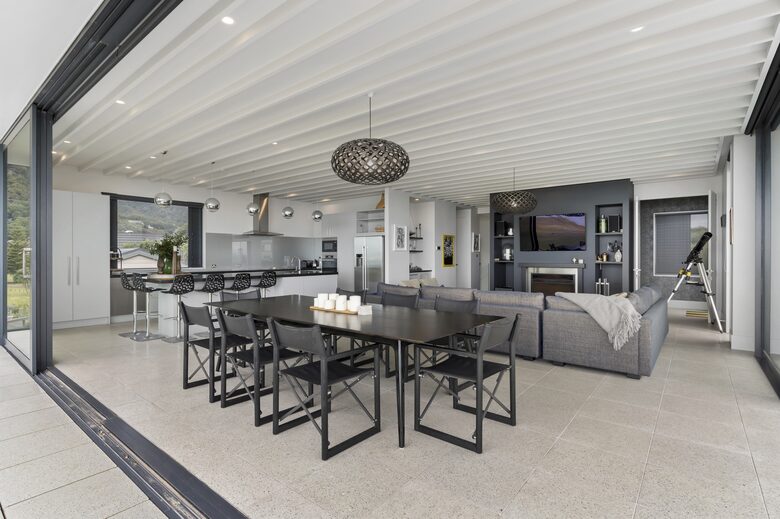 Beachfront Villa | Pauanui - Hikuai, New Zealand