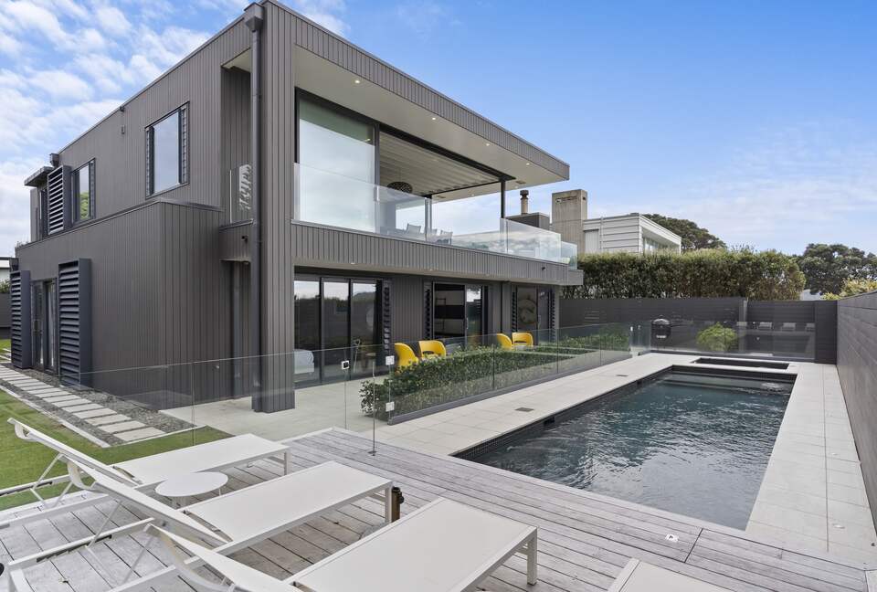 Beachfront Villa | Pauanui - Hikuai, New Zealand