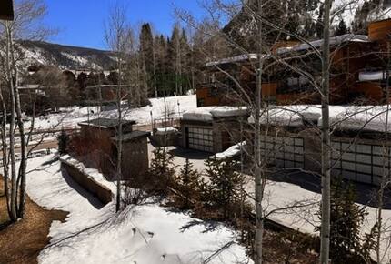 Perfectly located Aspen Condominium| Quick walk to downtown & three blocks from Aspen Gondola - Aspen, Colorado