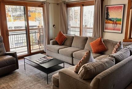Perfectly located Aspen Condominium| Quick walk to downtown & three blocks from Aspen Gondola - Aspen, Colorado