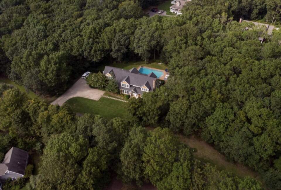 Hamptons Hideaway | Close to East Hampton Village and Beaches - East Hampton, New York