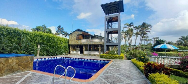 Finca el Naranjo | Colombian Farm Estate | With pool, soccer field, running track, and staff - La Tebaida, Colombia