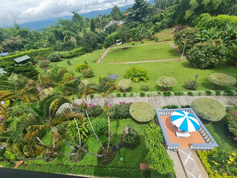 Finca el Naranjo | Colombian Farm Estate | With pool, soccer field, running track, and staff - La Tebaida, Colombia