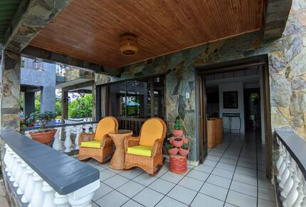 Finca el Naranjo | Colombian Farm Estate | With pool, soccer field, running track, and staff - La Tebaida, Colombia