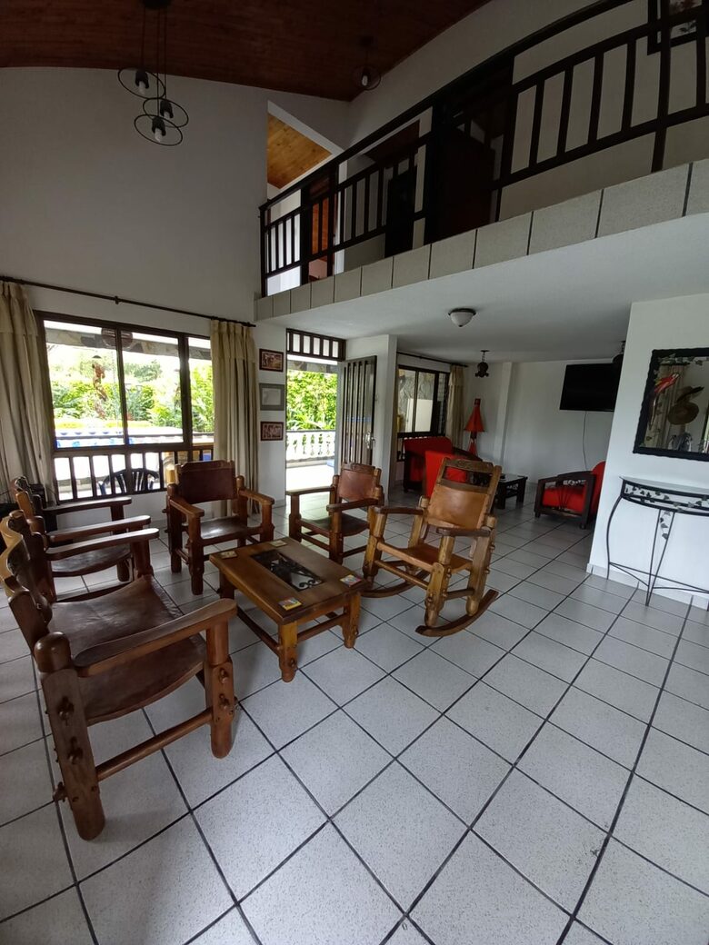 Finca el Naranjo | Colombian Farm Estate | With pool, soccer field, running track, and staff - La Tebaida, Colombia