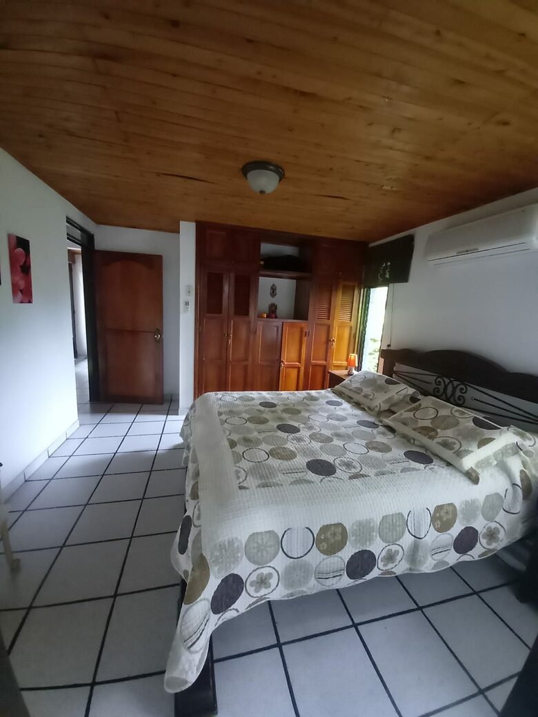 Finca el Naranjo | Colombian Farm Estate | With pool, soccer field, running track, and staff - La Tebaida, Colombia