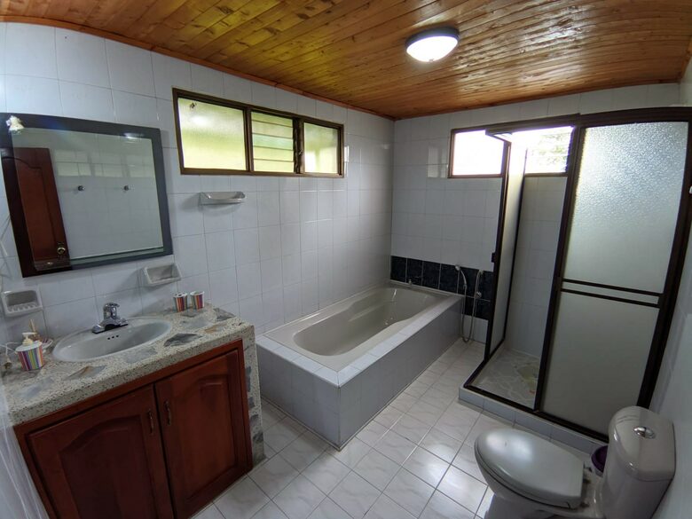 Finca el Naranjo | Colombian Farm Estate | With pool, soccer field, running track, and staff - La Tebaida, Colombia