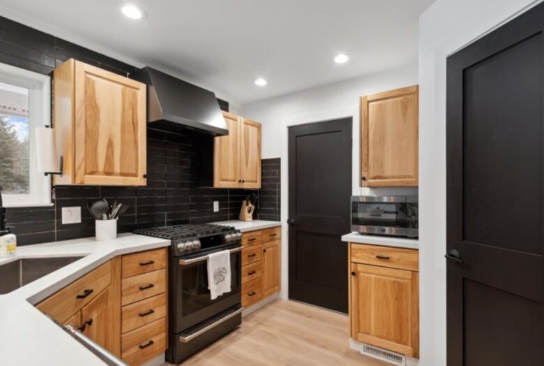 Whitefish 4-Acre Getaway | Hot Tub | Big Mountain Views - Whitefish, Montana