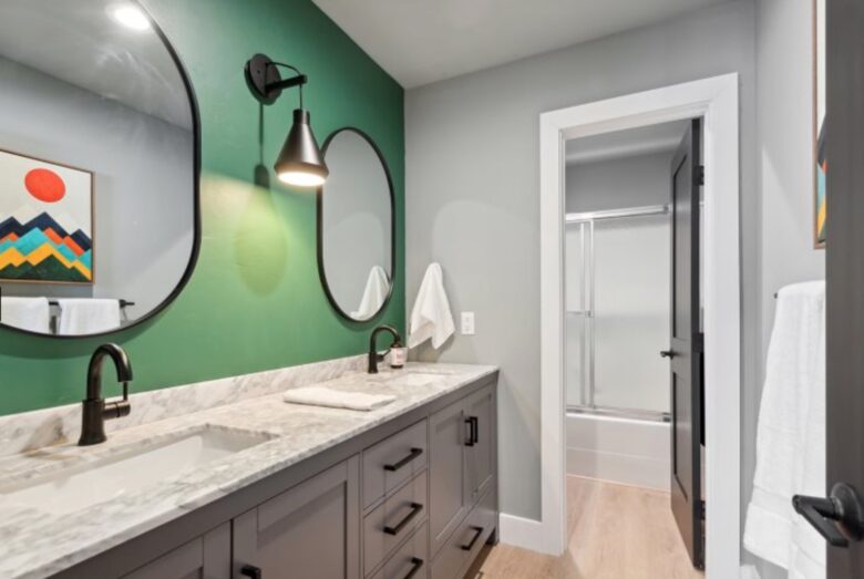 Whitefish 4-Acre Getaway | Hot Tub | Big Mountain Views - Whitefish, Montana